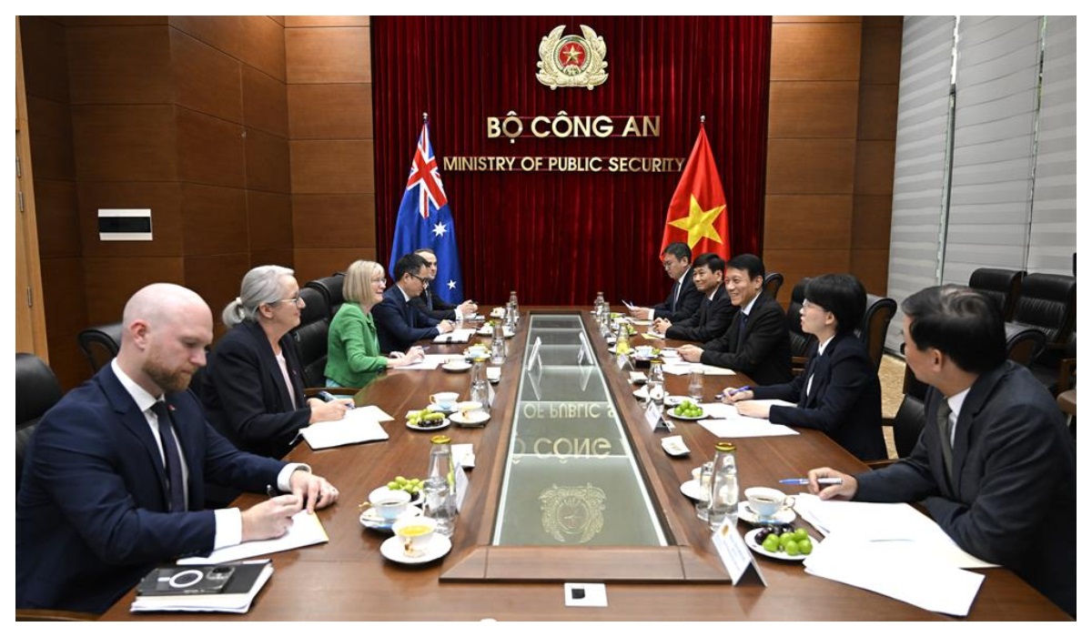 Bộ trưởng Lương Tam Quang tiếp Đại sứ Australia