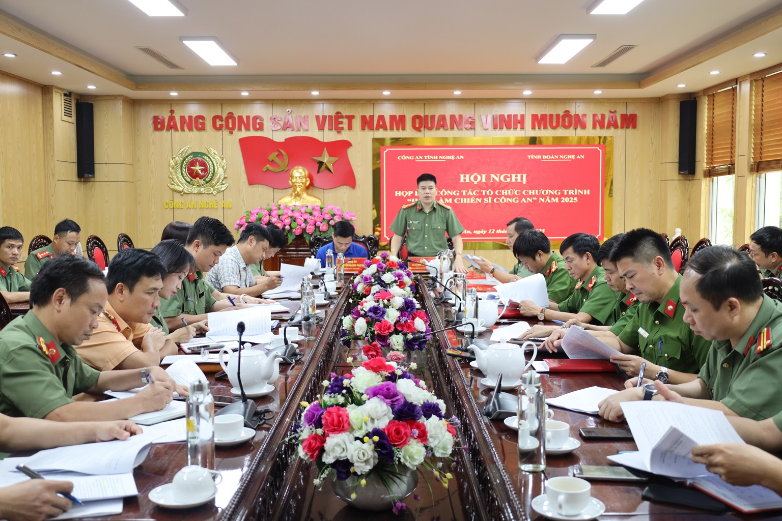 Họp bàn công tác chuẩn bị tổ chức chương trình 