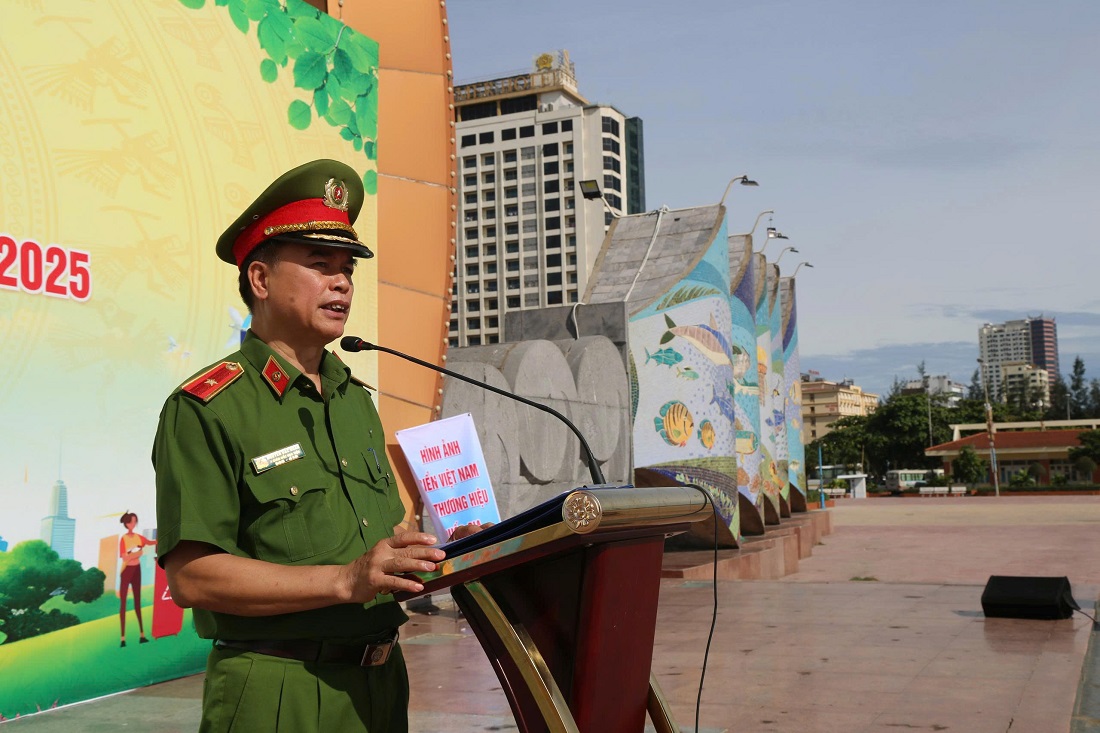 Đồng chí Thiếu tướng, GS.TS Nguyễn Đắc Hoan, Đại diện Học viện Cảnh sát nhân dân phát biểu