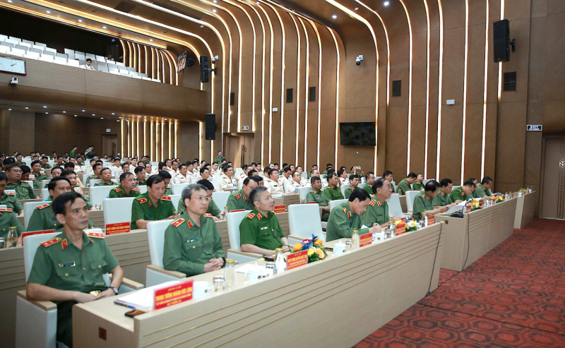 Các đại biểu tham dự buổi lễ