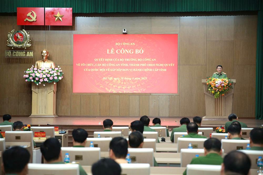 Toàn cảnh Lễ công bố