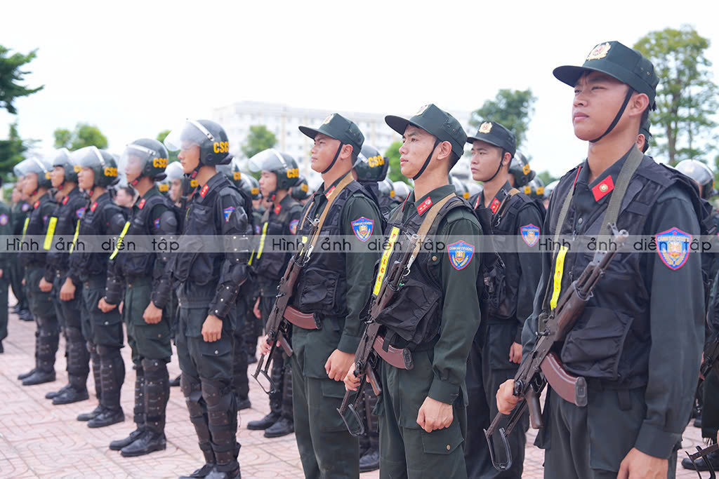Lực lượng CSCĐ dự buổi lễ