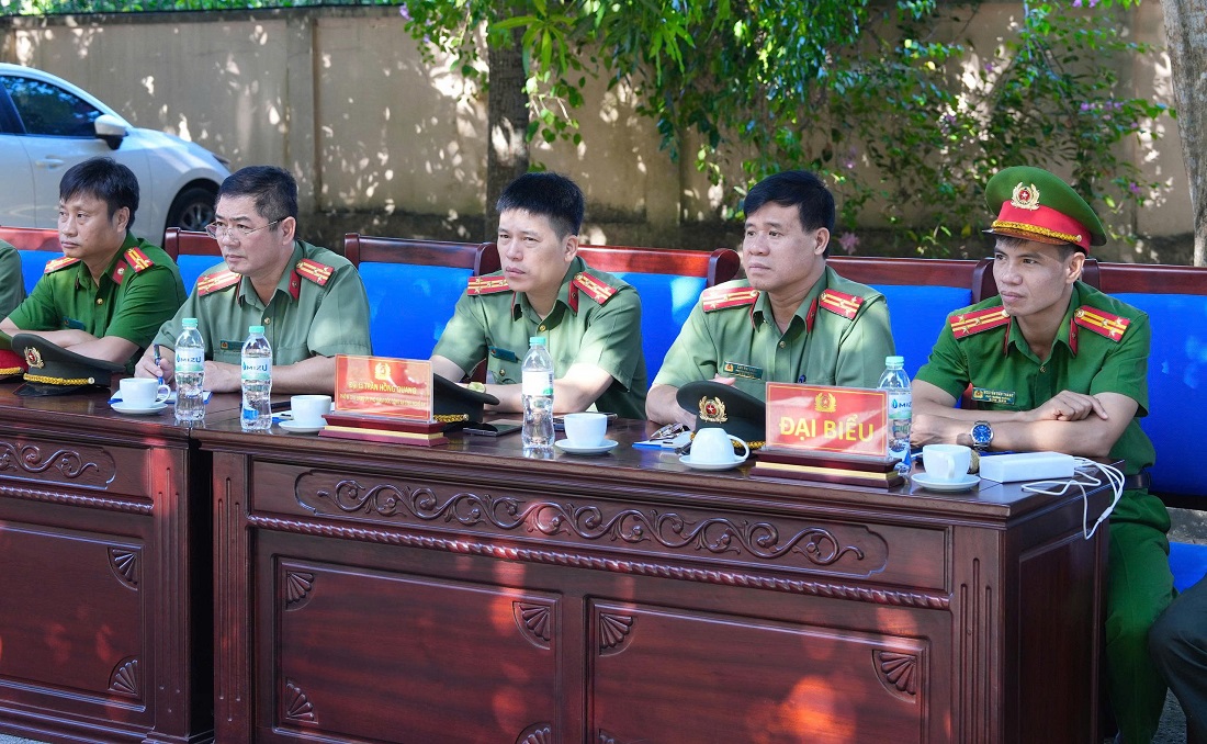 Đồng chí Đại tá Trần Hồng Quang, Phó Bí thư Đảng ủy, Phó Giám đốc Công an tỉnh, Trưởng Ban chỉ đạo huấn luyện chỉ đạo tại buổi tổng duyệt