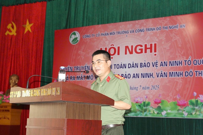 Đồng chí Thượng tá Nguyễn Quế Thái, Phó Trưởng phòng An ninh kinh tế phát biểu tại Hội nghị