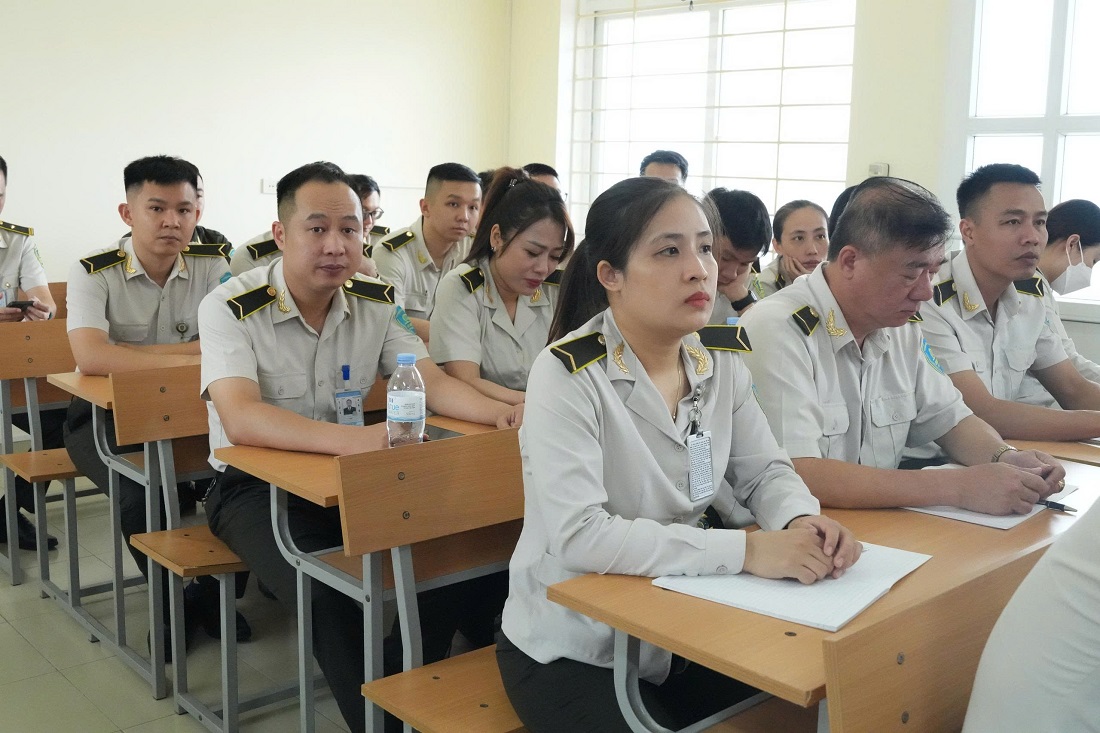 Nhân viên hàng không tham gia lớp tập huấn