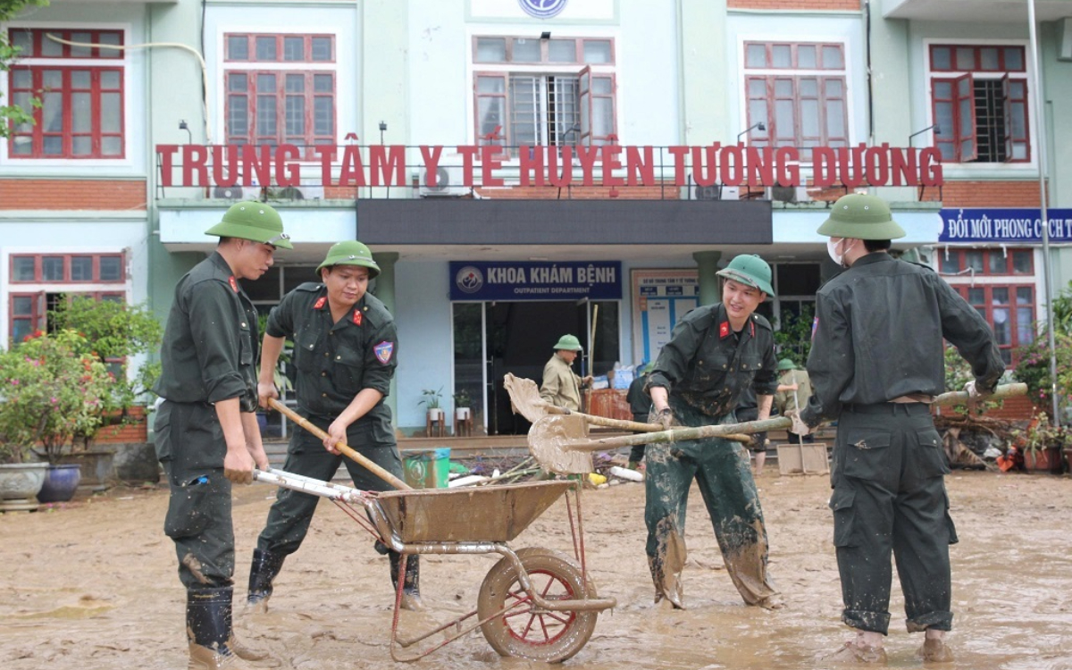 Huy động tối đa lưc lượng tiếp cận địa bàn các xã bị cô lập giúp Nhân dân khắc phục hậu quả cơn bão số 3