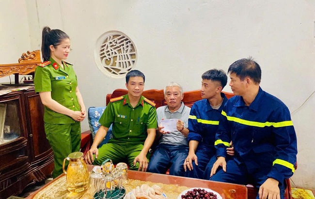 Nghĩa tình tháng Bảy – Lửa truyền thống cháy mãi trong tim người lính