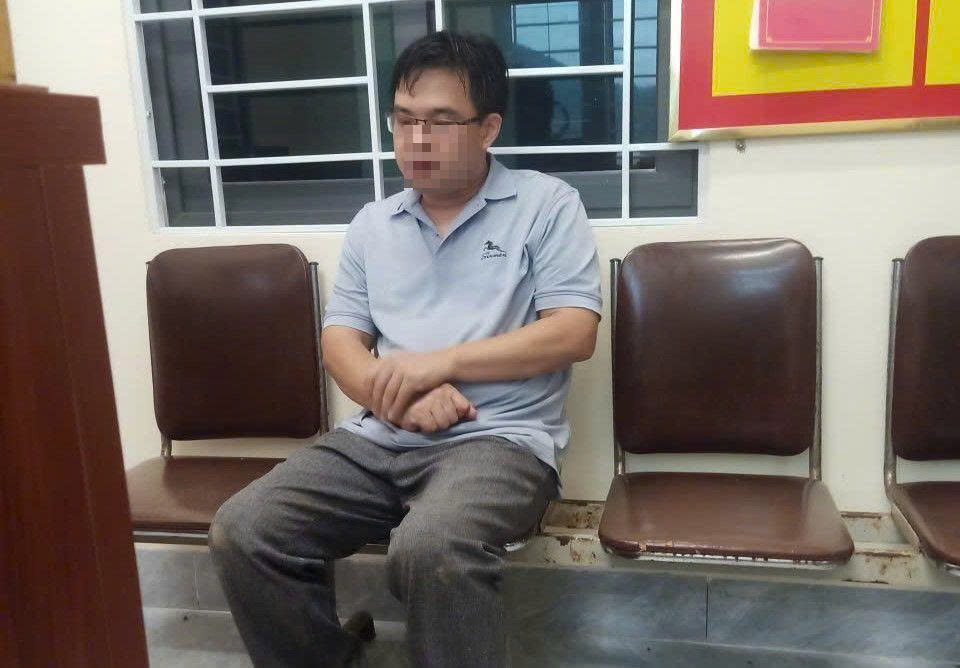 Anh L. theo đoàn thiện nguyện đi hỗ trợ bà con miền Tây xứ Nghệ bị thiên tai rồi lạc đoàn