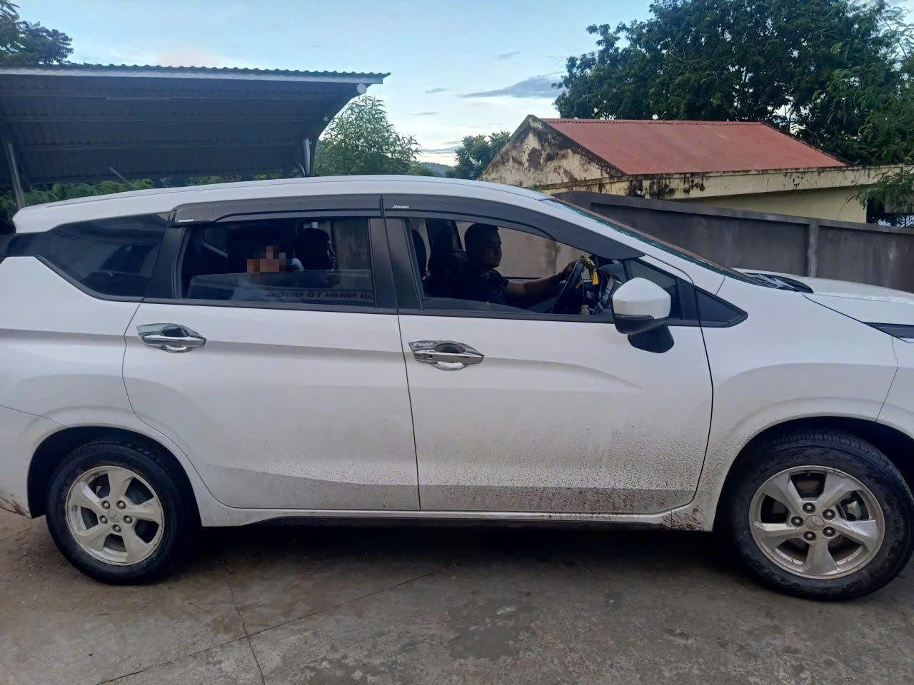 Anh L. được Công an xã Tam Thái  hỗ trợ liên hệ xe taxi chở về nhà