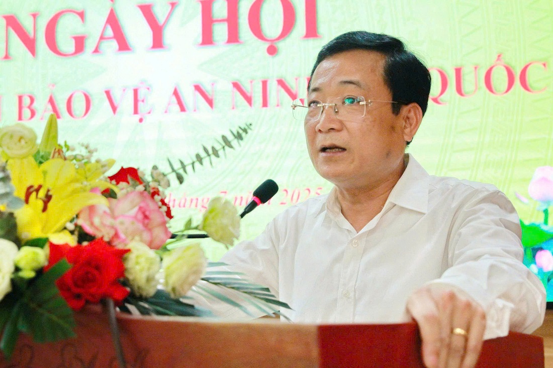 Đại diện chính quyền xã Nghĩa Đàn phát biểu tại Ngày hội