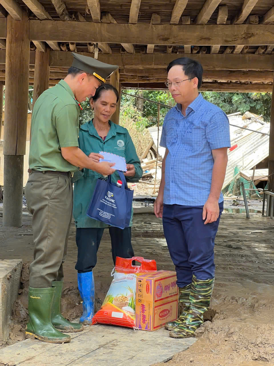 Một số hình ảnh thiện nguyện của Phòng An ninh đối ngoại và các nhà hảo tâm tại xã Tam Thái