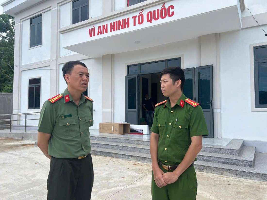 Đoàn công tác Cục Y tế, Bộ Công an động viên, chia sẻ với cán bộ, chiến sĩ Công an các xã: Mường Xén, Tương Dương, Chiêu Lưu, Tam Thái