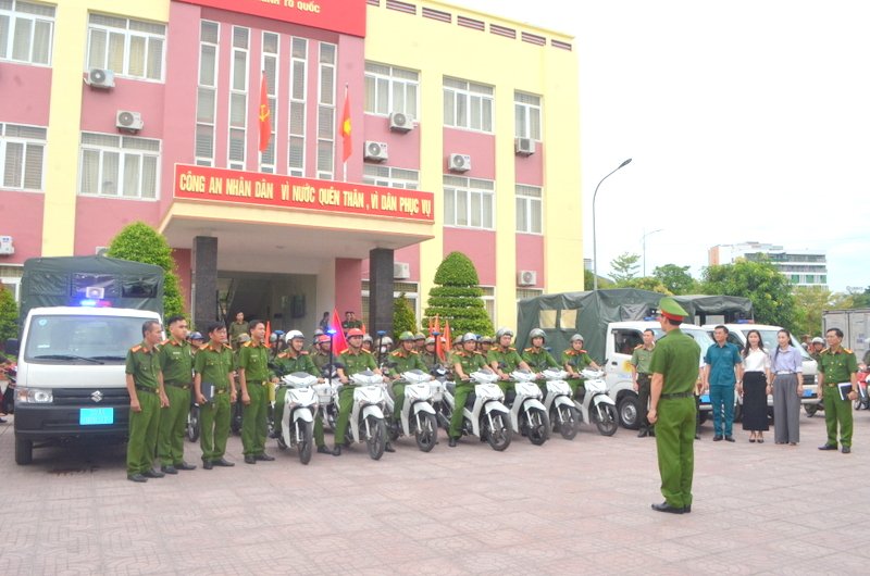Lễ xuất quân của Công an phường Trường Vinh