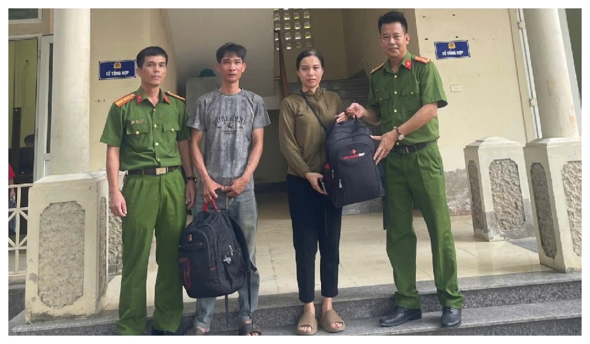 Công an xã Trung Lộc giúp 02 công dân tìm lại tài sản bị thất lạc