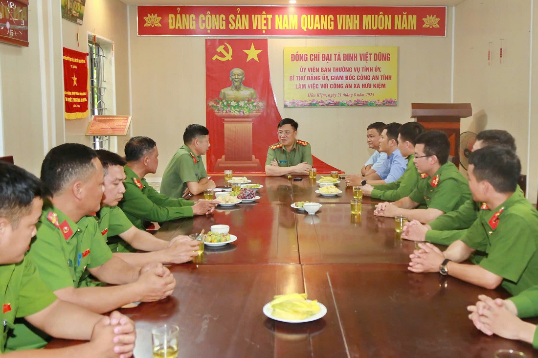 Toàn cảnh buổi làm việc