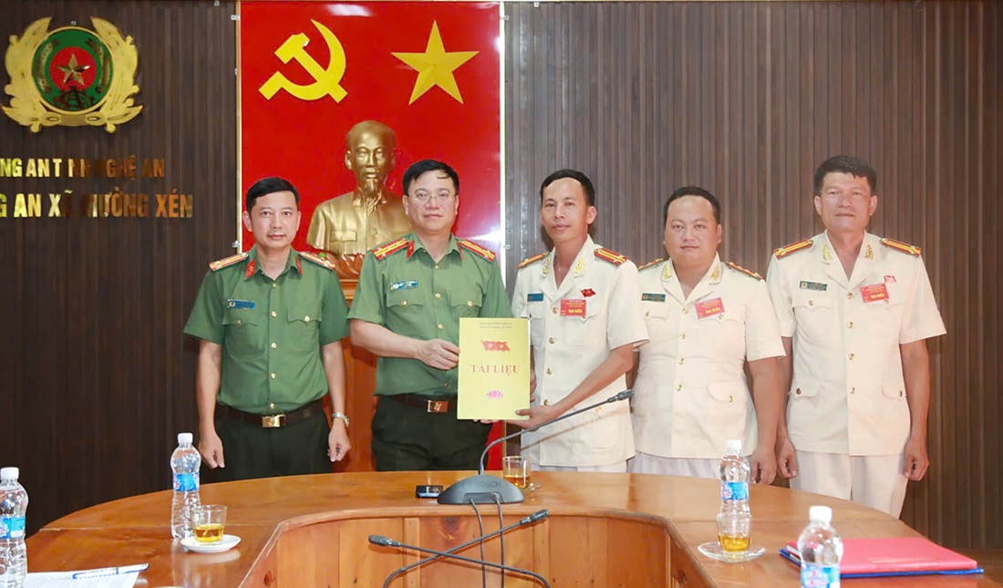 Luôn sâu sát cơ sở, nắm chắc, kịp thời tình hình an ninh vùng biên giới