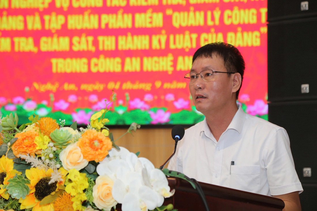 Đồng chí Nguyễn Ngọc Anh, Ủy viên UBKT Tỉnh ủy Nghệ An tập huấn chuyên đề