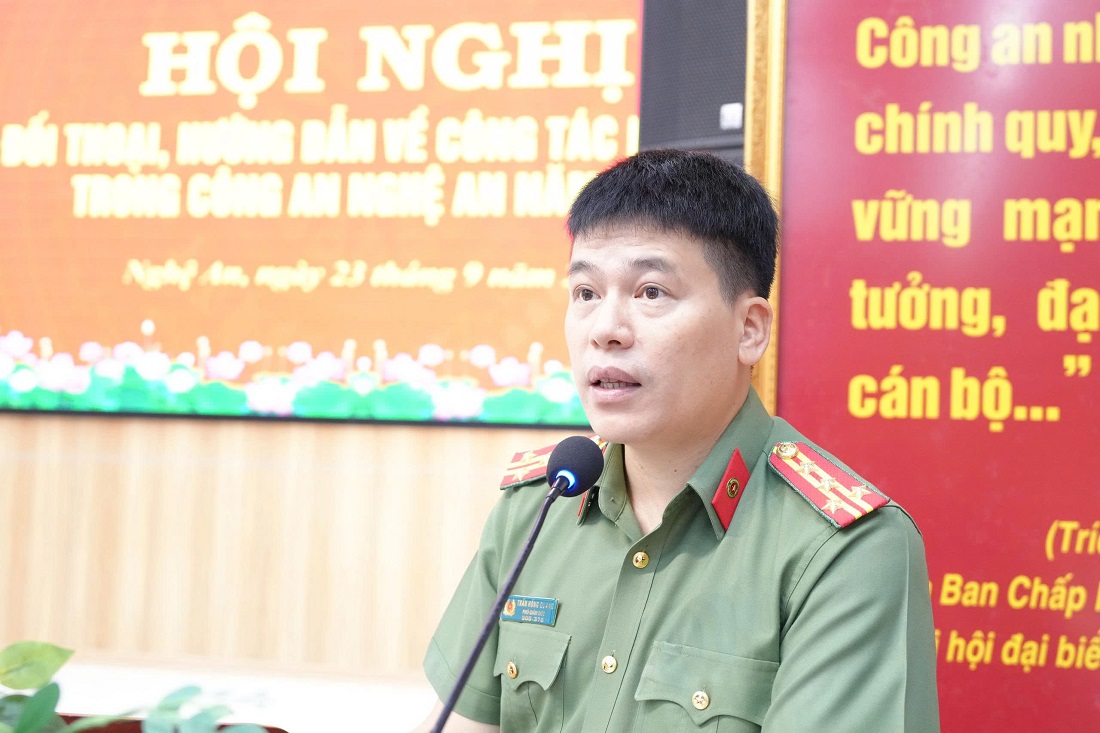 Đồng chí Đại tá Trần Hồng Quang, Phó Giám đốc Công tỉnh phát biểu khai mạc tại Hội nghị