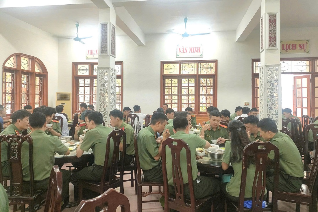 Bếp ăn tập thể tại Công an tỉnh Nghệ An