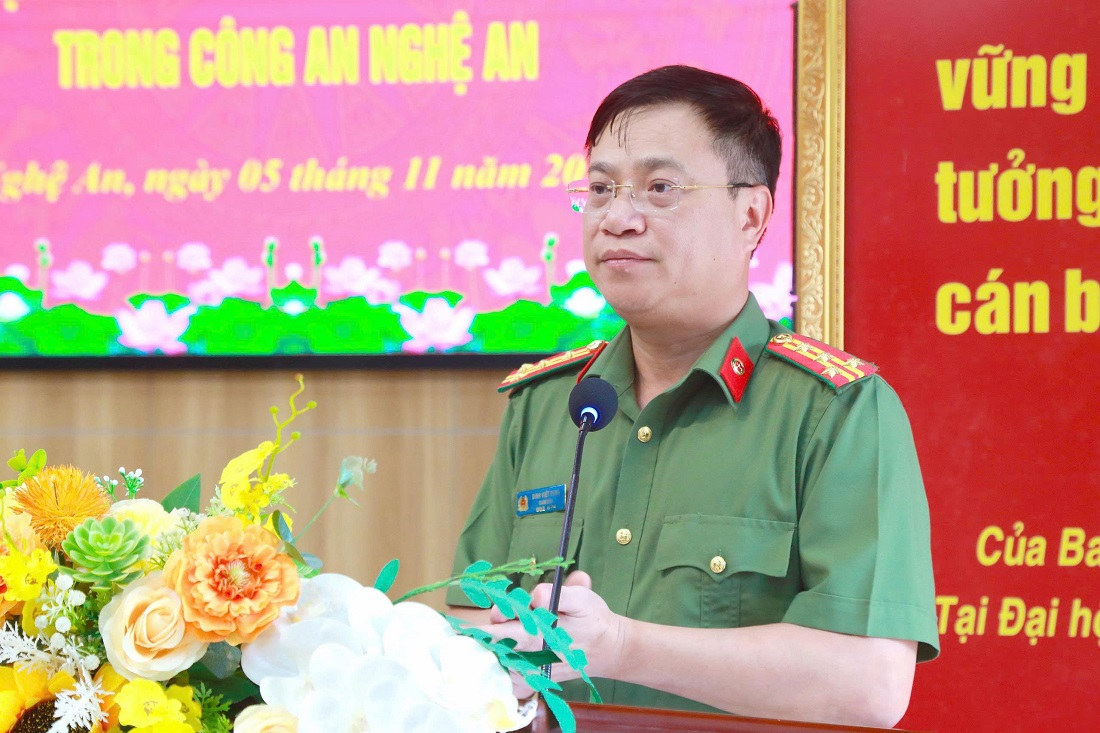 Đồng chí Đại tá Đinh Việt Dũng, Ủy viên Ban Thường vụ Tỉnh ủy, Bí thư Đảng ủy, Giám đốc Công an tỉnh phát biểu chỉ đạo tại Lễ phát động