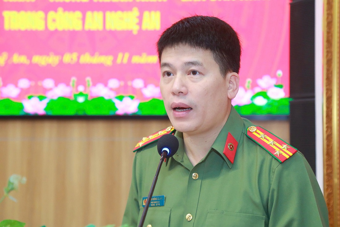Đồng chí Đại tá Trần Hồng Quang, Phó Bí thư Đảng ủy, Phó Giám đốc Công an tỉnh quán triệt nội dung chỉ đạo của Bộ Công an và Công an tỉnh về phát động phong trào thi đua đặc biệt