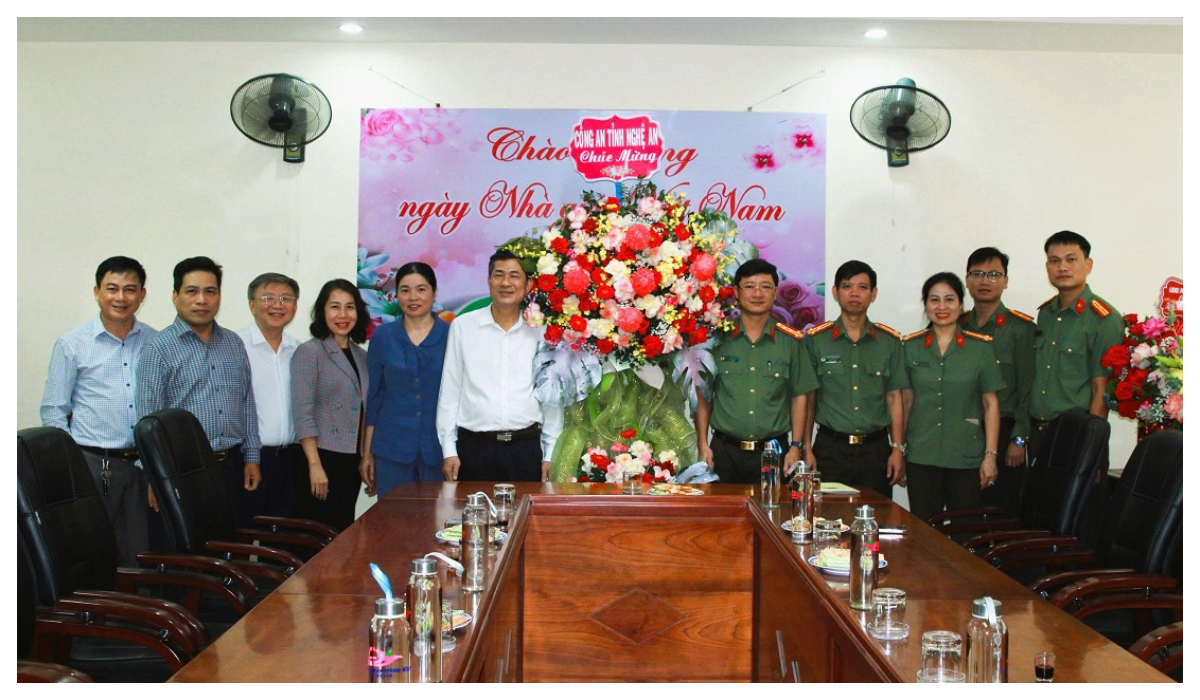 Lãnh đạo Công an tỉnh chúc mừng Ngày Nhà giáo Việt Nam