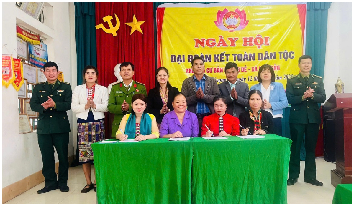 Công an xã Nậm Cắn đồng hành cùng Nhân dân trong Ngày hội Đại đoàn kết toàn dân