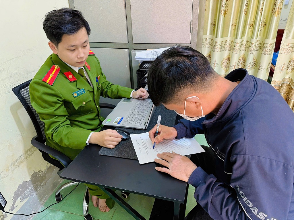 Đấu tranh với nạn săn, bắt chim trời