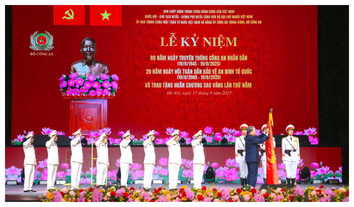 CÔNG AN NHÂN DÂN 