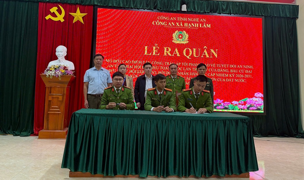 Ký cam kết thi đua lập thành tích trong đợt cao điểm ra quân tấn công, trấn áp tội phạm