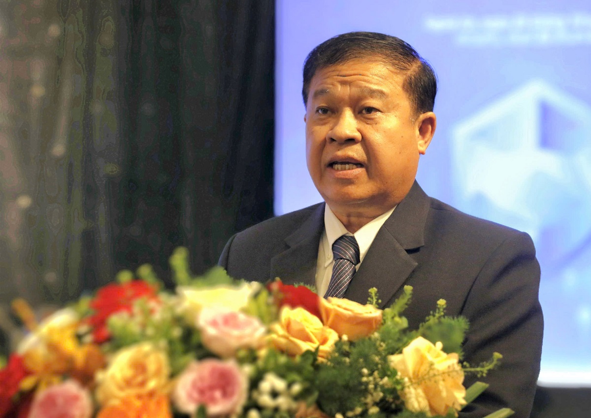 Thiếu tướng Anudet Khunkham, Phó Chánh Văn phòng Bộ Công an Lào phát biểu tại Hội nghị