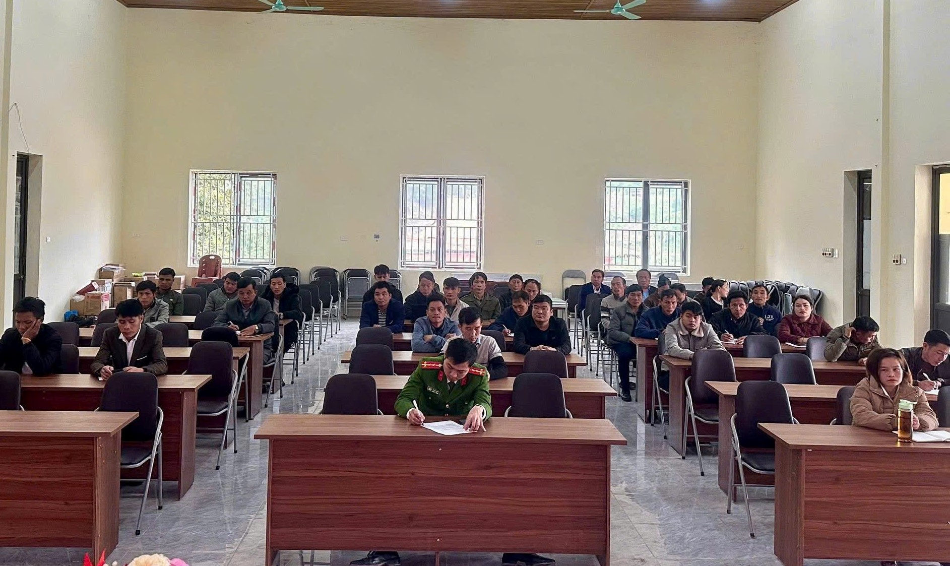 Công an xã Nhôn Mai: tập huấn tuyên truyền, hướng dẫn phòng, chống lừa đảo trên không gian mạng