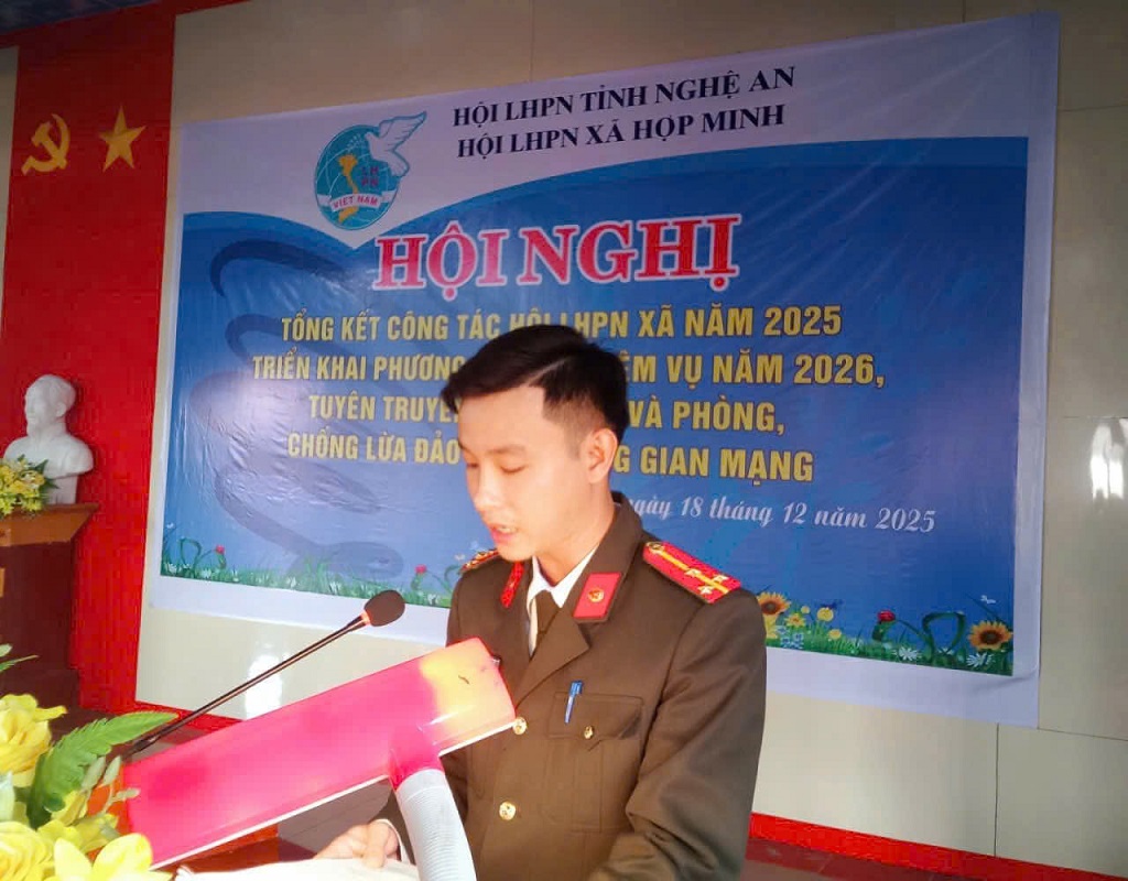 Công an xã Hợp Minh đẩy mạnh phối hợp tuyên truyền phòng, chống lừa đảo trên không gian mạng