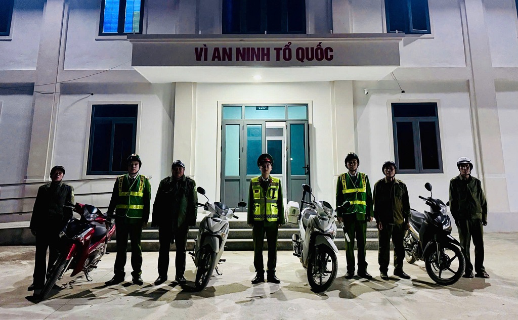 Công an xã Tam Thái tuần tra vũ trang, bảo đảm an ninh trật tự