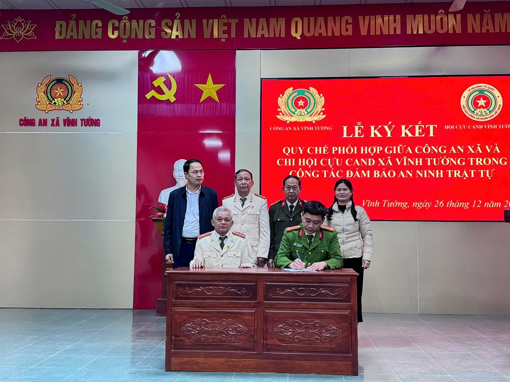 Công an xã Vĩnh Tường ký kết quy chế phối hợp với Hội Cựu CAND xã
