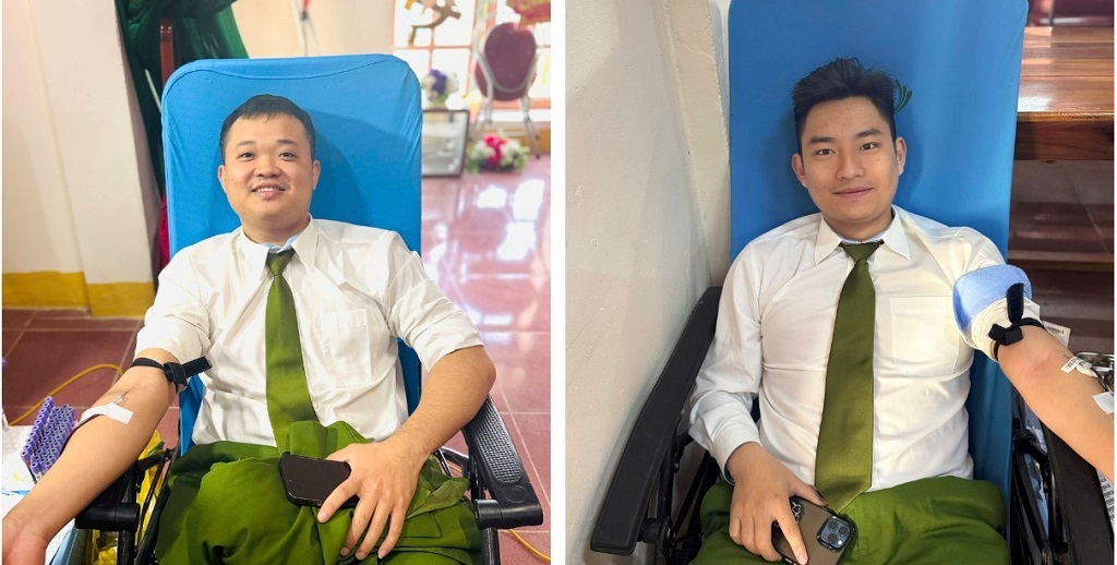 Cán bộ, chiến sĩ Công an xã Bạch Ngọc tham gia hiến máu