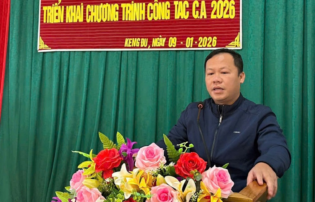 Đồng chí Hà Văn Khôi - Phó Bí thư Thường trực Đảng ủy phát biểu chỉ đạo tại Hội nghị