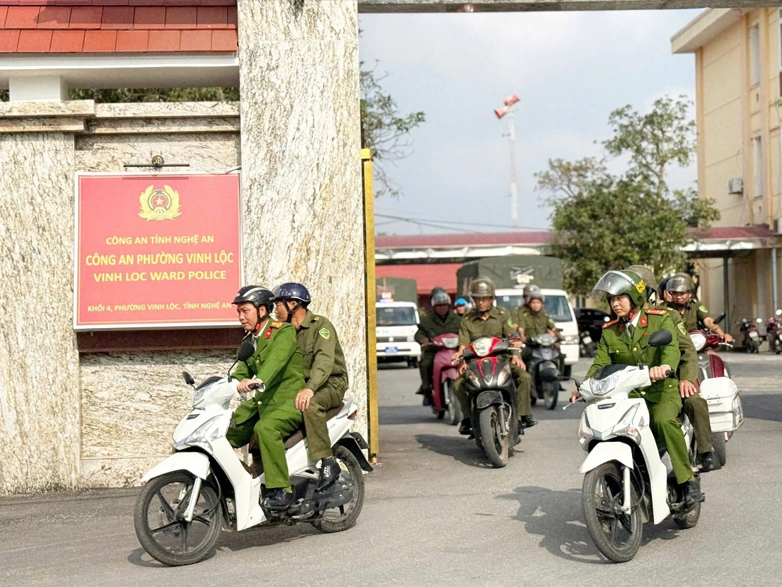 Công an phường Vinh Lộc thành lập các tổ công tác ra quân bảo đảm ANTT trong thời gian diễn ra Đại Hội