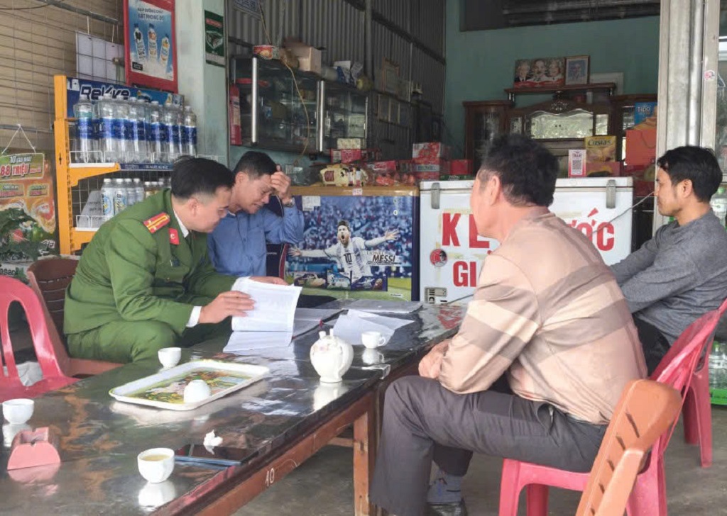Công an phường Cửa Lò đẩy mạnh cao điểm tổng kiểm tra, rà soát cư trú