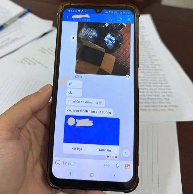 Tin nhắn đối tượng giao dịch mua bán pháo hoa