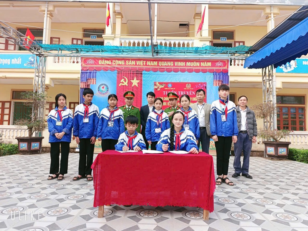 Công an xã Tân An tuyên truyền pháp luật trong trường học