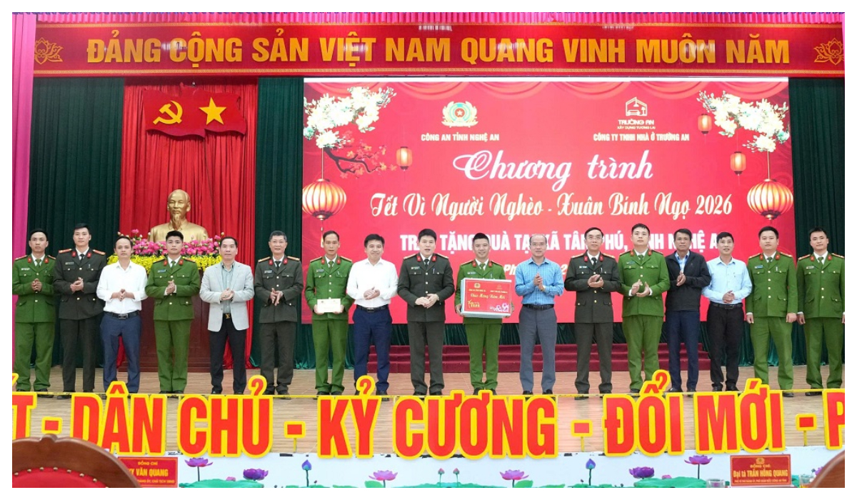 Chung tay chăm lo Tết cho người hoàn cảnh khó khăn