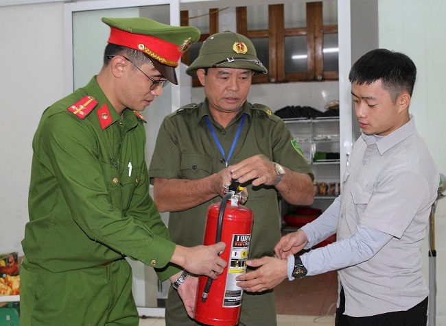 Triển khai thi hành các Luật liên quan an ninh, trật tự, tạm giữ, tạm giam trên địa bàn tỉnh Nghệ An