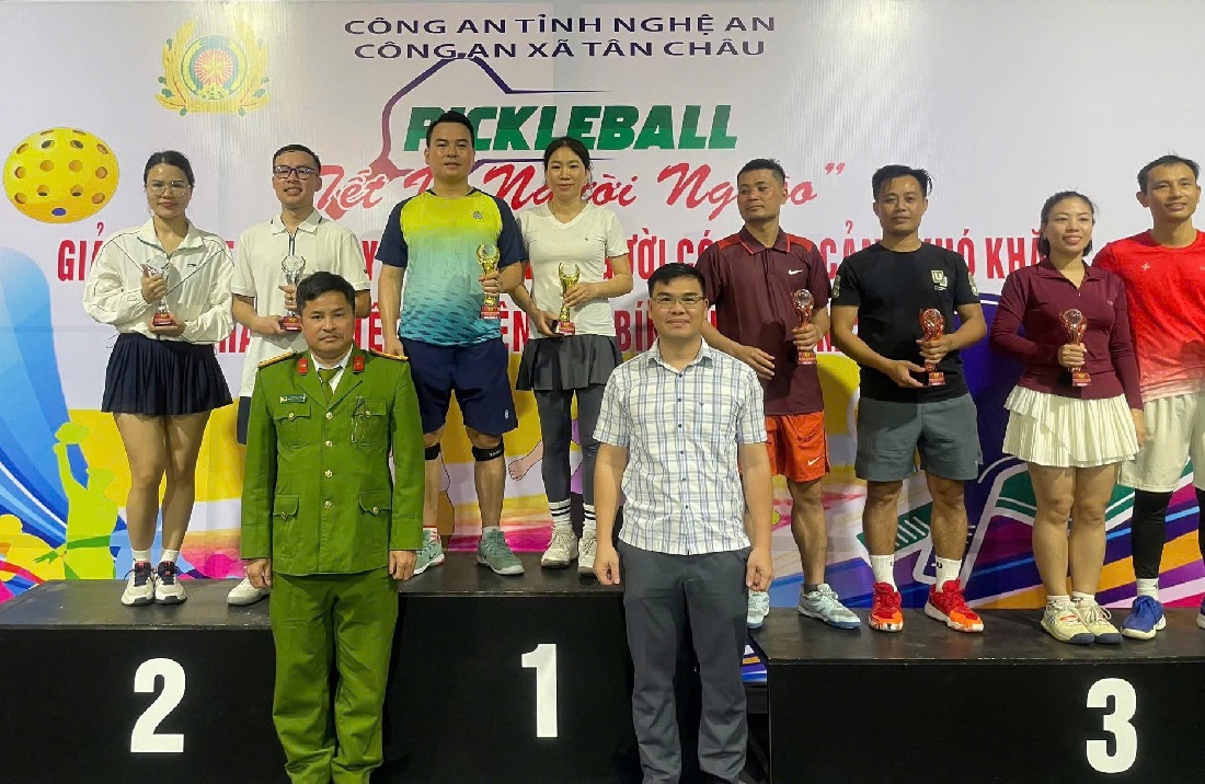 Công an xã Tân Châu tổ chức giải Pickleball ủng hộ 