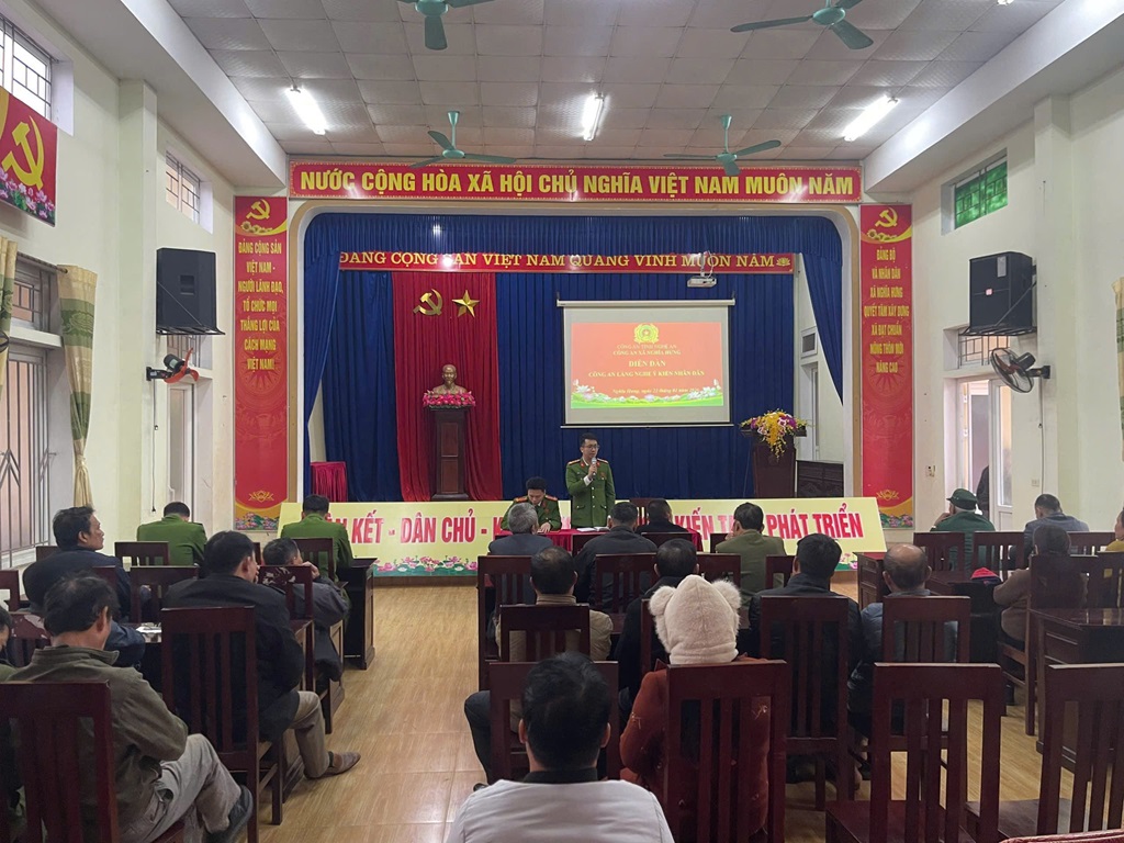 Công an xã Nghĩa Hưng giải đáp ý kiến, kiến nghị của Nhân dân liên quan đến công tác bảo đảm an ninh trật tự