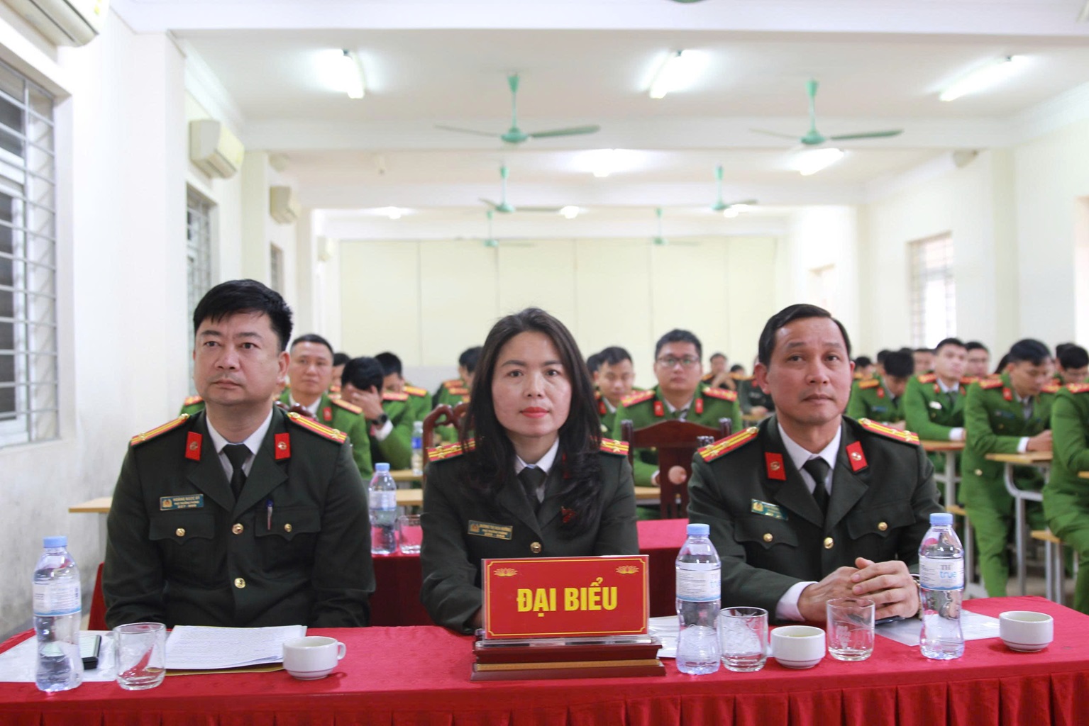 Đại biểu tham dự Lễ khai giảng