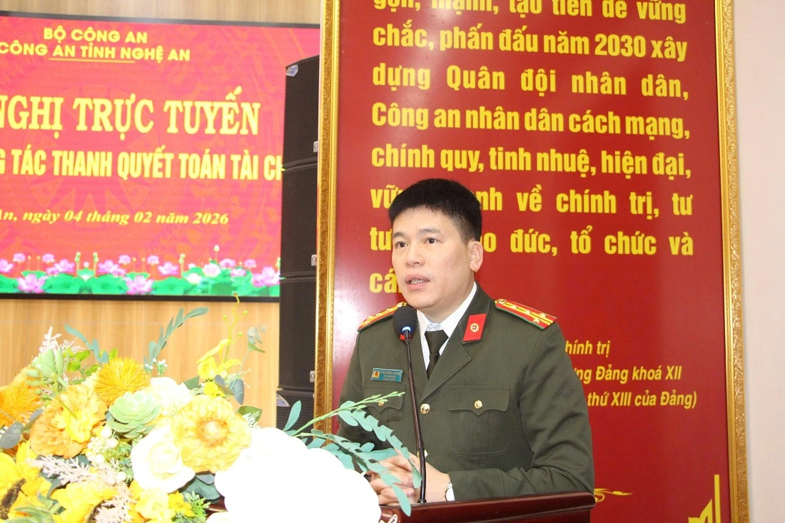 Đồng chí Đại tá Trần Hồng Quang, Phó Giám đốc Công an tỉnh phát biểu chỉ đạo tại lớp tập huấn