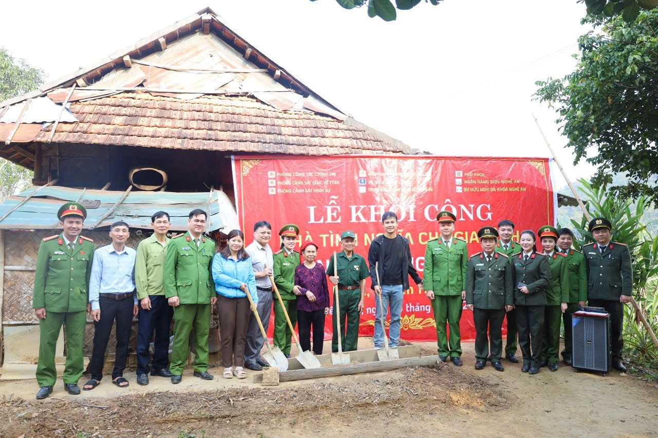 Khởi công xây dựng ngôi nhà tặng gia đình ông Lương Văn My trú tại bản Xốp Khấu, xã Yên Hòa 