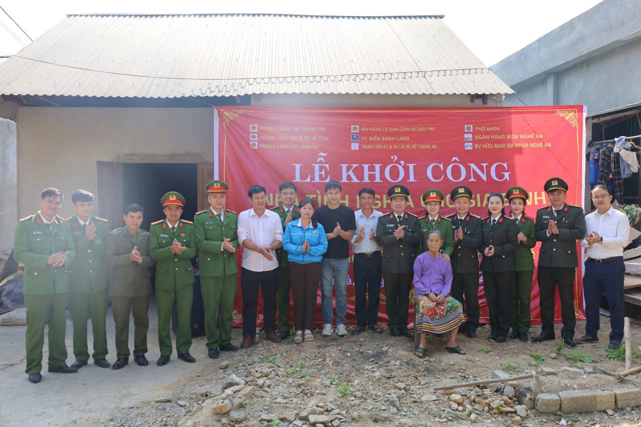 Khởi công xây dựng ngôi nhà tặng gia đình bà Vy Thị Thại, trú tại bản Cành Tạng, xã Yên Hòa