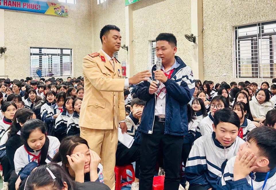 Nội dung truyền đạt sinh động, thu hút đông đảo học sinh tham gia